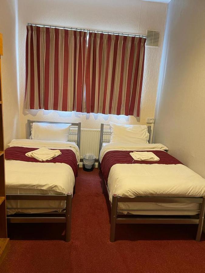 St Nicholas Hotel Гарроу Екстер'єр фото